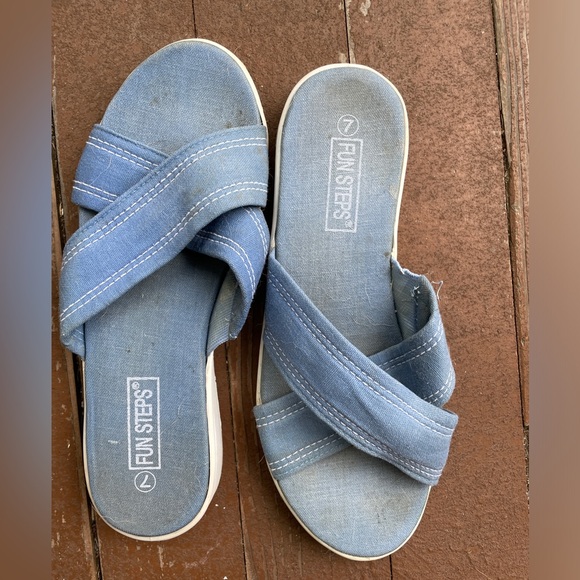 Women’s  FunSteps light blue cotton fabric criss cross-strap slip-on sandals - Picture 3 of 5